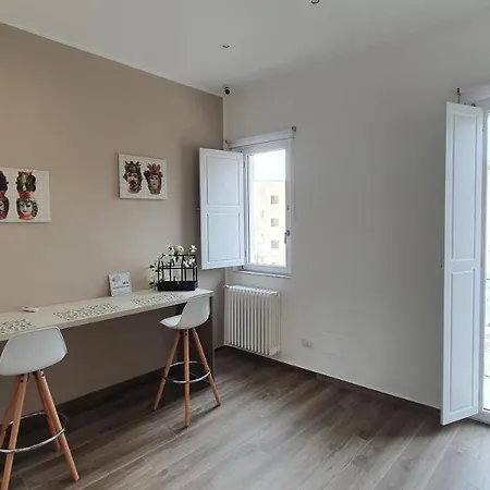 Guest house Garibaldi 29 - Piazza Marina A - In Pieno Centro. 2*